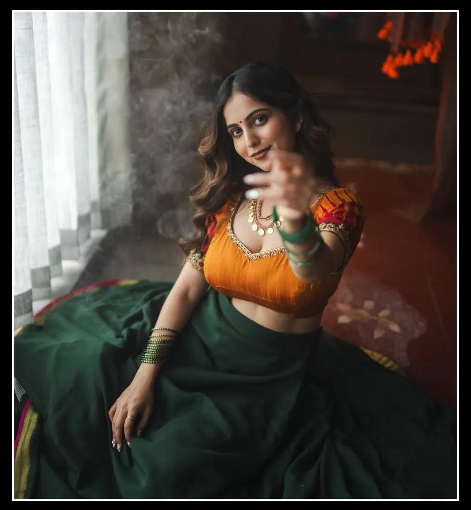 bigg boss fame niveditha gowda share latest photos on social media
