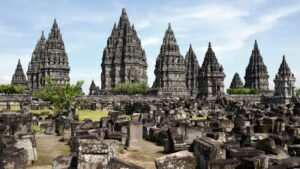 Indonesia: ಹಿಂದೂ ಧರ್ಮ ಇಂಡೋನೇಷ್ಯಾವನ್ನು ತಲುಪಿದ್ದು ಹೇಗೆ? 1170 ವರ್ಷ ಹಳೆಯ ಶಿವ ದೇವಾಲಯದ ರಹಸ್ಯವಿದು | ಜ್ಯೋತಿಷ್ಯ | ACTPnews