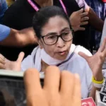 Mamata Banerjee: ಮಮತಾ ಬ್ಯಾನರ್ಜಿ ಕಾರಿನ ಮೇಲೆ ಕಲ್ಲು ತೂರಾಟ! ಚಪ್ಪಲಿ, ಇಟ್ಟಿಗೆ ಎಸೆದು ಮಾಜಿ ಸಿಎಂ ವಿರುದ್ಧ ಆಕ್ರೋಶ! | ರಾಷ್ಟ್ರೀಯ ಮತ್ತು ಅಂತಾರಾಷ್ಟ್ರೀಯ ಸುದ್ದಿ | ACTPnews