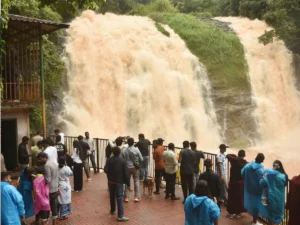 Karnataka Rainfall: ಕರ್ನಾಟಕದ ಈ ಜಿಲ್ಲೆಗಳಲ್ಲಿ ಭಾರಿ ಮಳೆ ಎಚ್ಚರಿಕೆ, ಕರಾವಳಿಯಲ್ಲಿ ಇಡೀ ವಾರ ಬಿಟ್ಟೂ ಬಿಡದೇ ಮಳೆ! | | ACTPnews