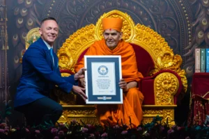 Pramukh Swami Maharaj’s Biography: 8848 ಪುಟ, 2146447 ಪದ, 13 ಸಂಪುಟ! ಗಿನ್ನೆಸ್ ದಾಖಲೆ ಬರೆದ ಬ್ರಹ್ಮಸ್ವರೂಪ್ ಪ್ರಮುಖ್ ಸ್ವಾಮಿ ಮಹಾರಾಜ್ ಜೀವನಚರಿತ್ರೆ | ರಾಷ್ಟ್ರೀಯ ಮತ್ತು ಅಂತಾರಾಷ್ಟ್ರೀಯ ಸುದ್ದಿ | ACTPnews